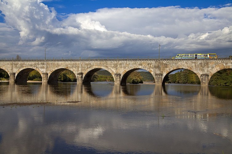 Bateau promenbade le Latéral, Pont canal du Guétin