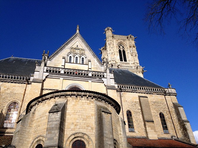 Choeur roman cathédrale St Cyr Ste Julitte Nevers