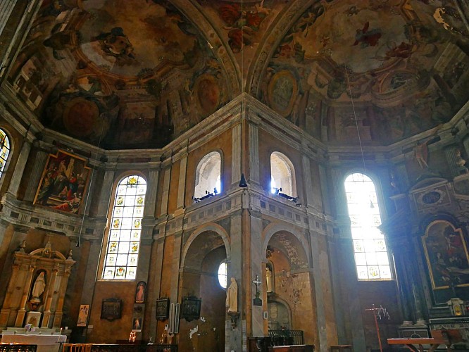 Interieur église St Pierre 