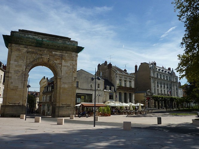 PORTE DE PARIS NEVERS