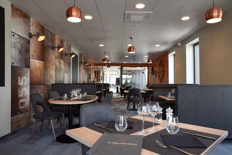 interieur-la-nouvelle-table