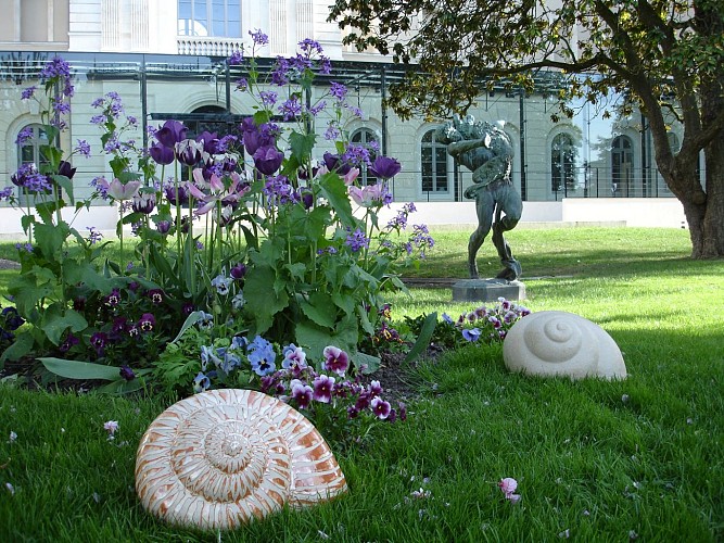 0-les-escargots-dans-le-jardin-du-Musee-Girodet