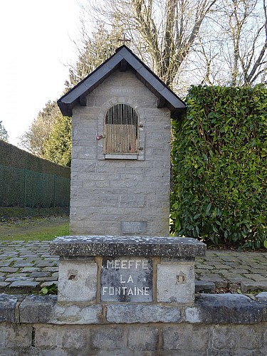 Fontaine de Meeffe - Chapelle Sainte-Claire