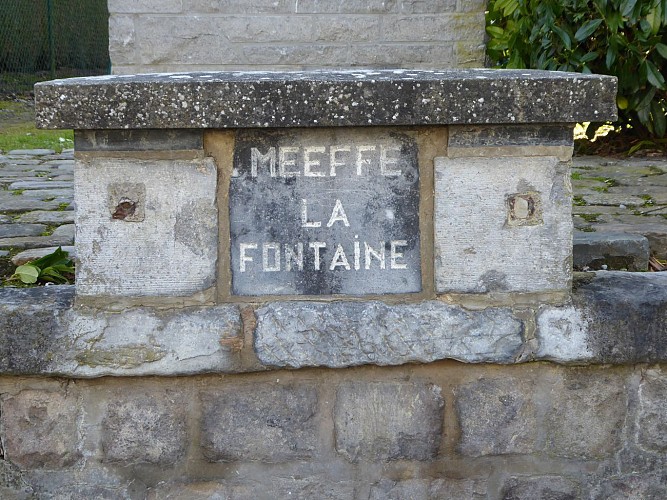 Fontein van Meeffe - Sainte-Clairekapel