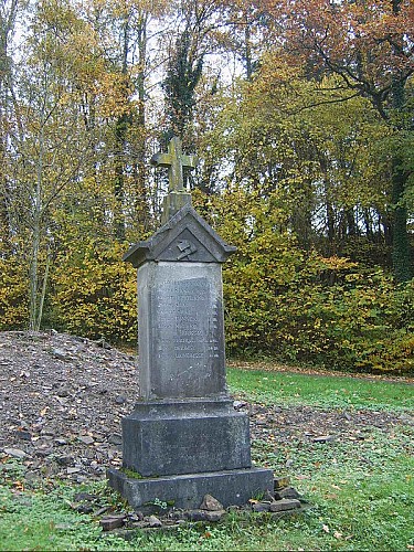 Monument du souvenir - catastrophe Bâty-Driane
