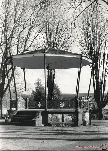 Place Joseph Wauters et monument commémoratif