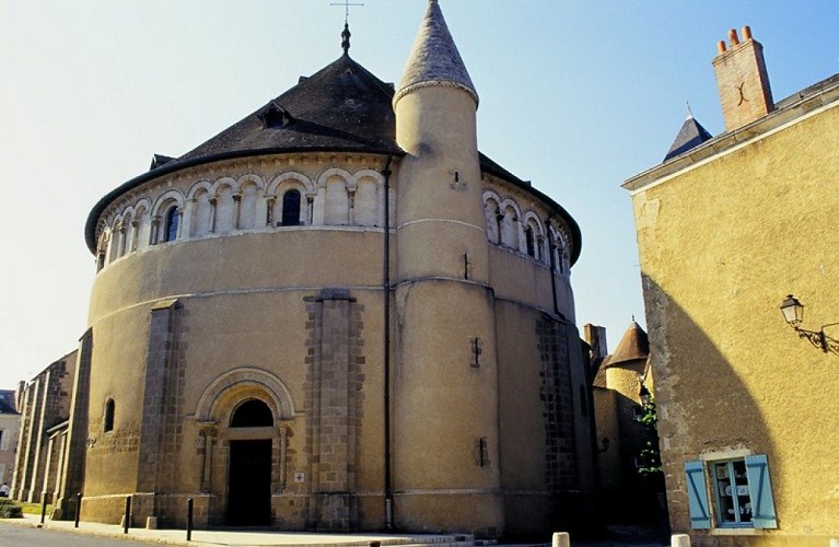 Basilique St Etienne de Neuvy St Sépulchre