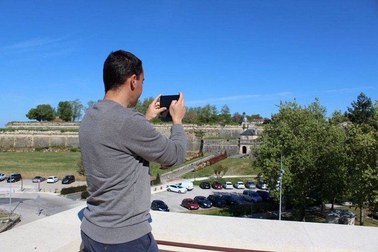 terrasse_de_l_office_de_tourisme_de_blaye©Linda_Didier_(48)