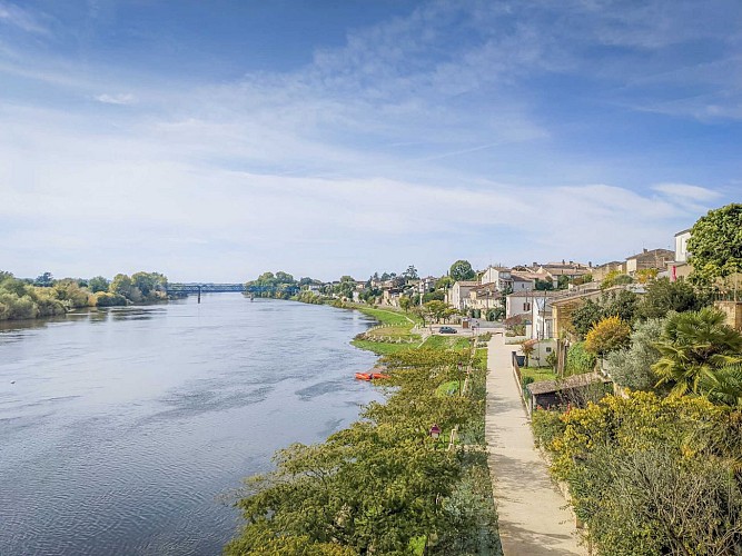 Quais de Castillon-la-Bataille