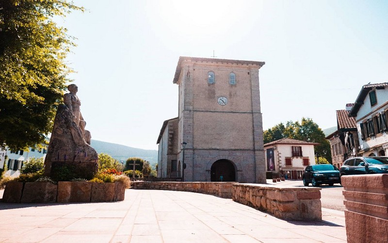 Eglise + monument aux morts