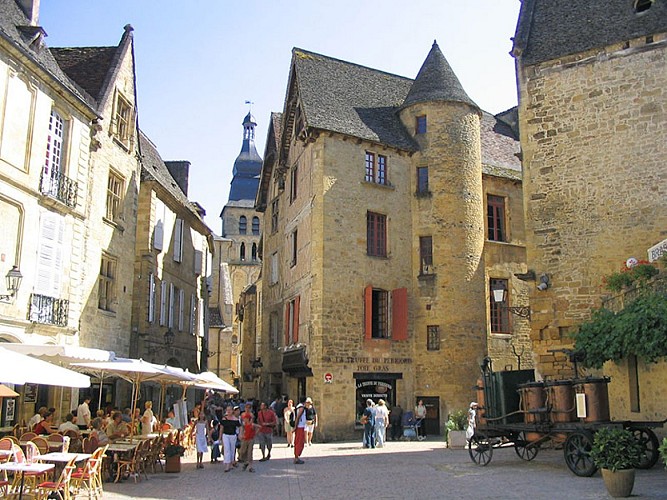 Aire communale de Sarlat-la-Canéda