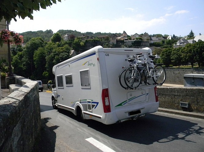 Camping-car Montignac©ALR BD