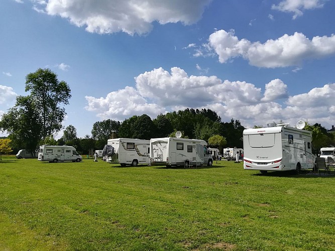 aire camping-cars Bourdeilles 2023©OTPDB