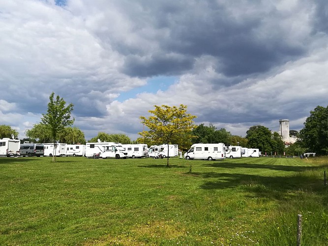 aire campings-car de Bourdeilles 2023 ©OTPDB