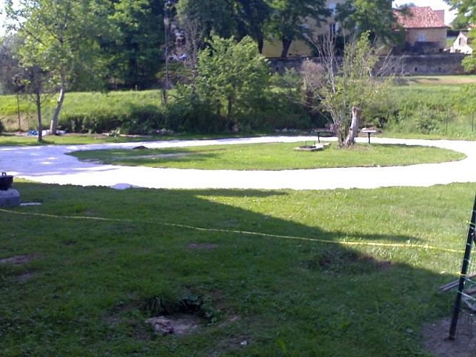 aire_campingcar_leschtis