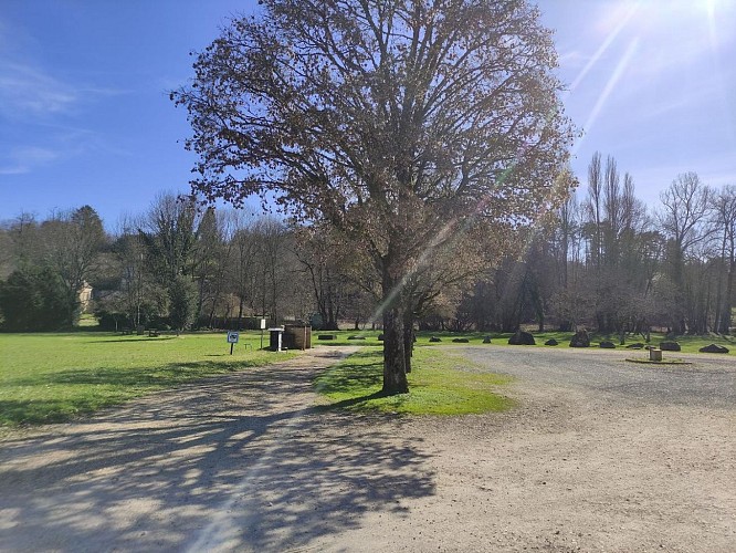 AIRE DE SERVICES DE SAINTE-ALVÈRE