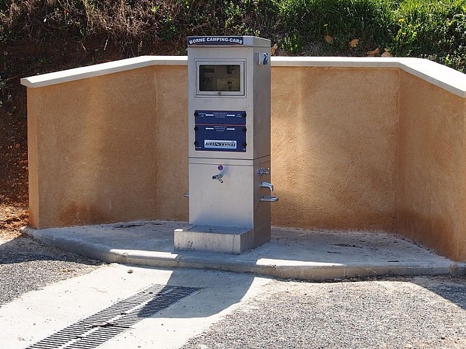 Aire de service de camping car villefranche du perigord  (4) 800x600