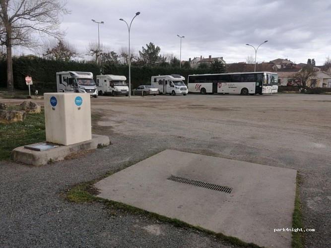 ACC Villeréal (parking des Rivierettes)