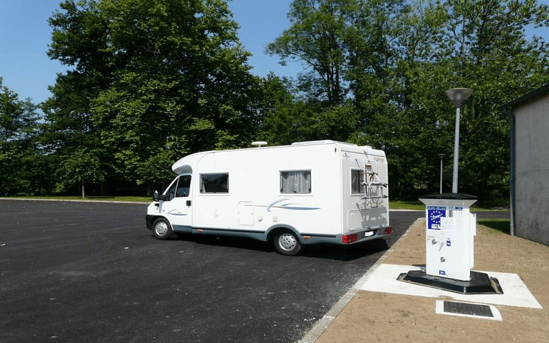 2015 - Aire-de-camping-car - Mairie-de-Benejacq-ok