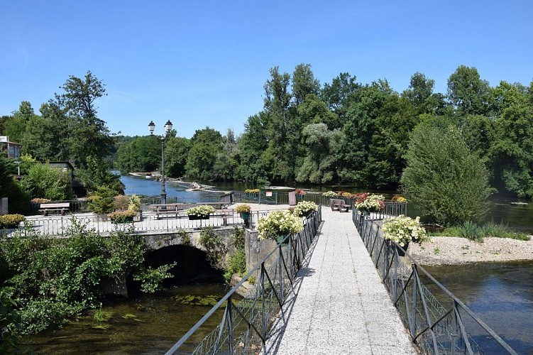 JP-passerelle-place-Maneim-St-Astier