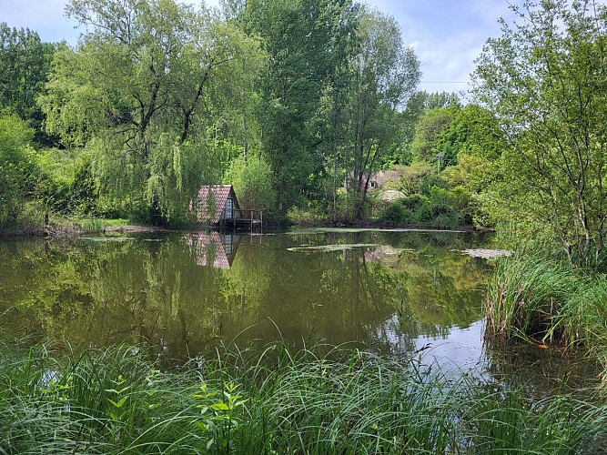 Cabane-jardin-etang-maison-sejour-sarlat