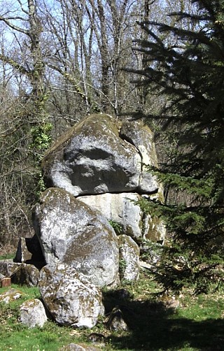 Augignac Roche Eyzide