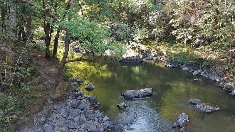 gorges-auvezere-riviere