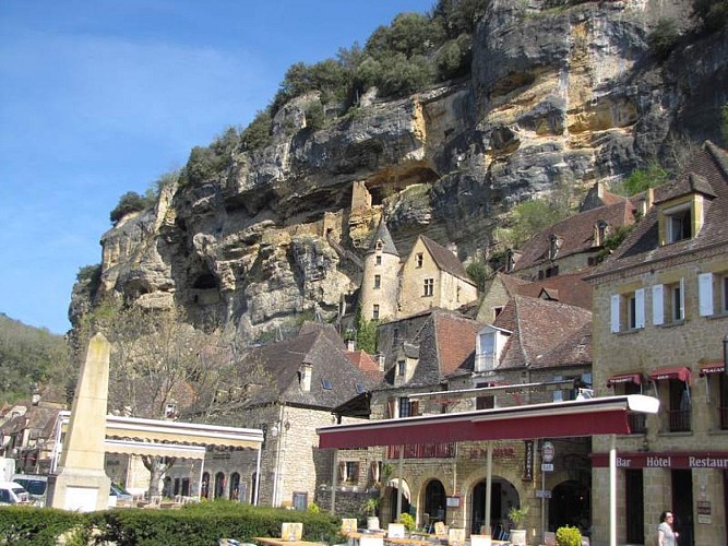 Falaises de la Dordogne entre la Roque-Gageac et Beynac-et-Cazenac