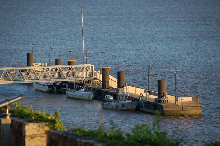 halte-nautique-de-blaye-estuaire-gironde-soir-800x600----blaye-tourisme-2