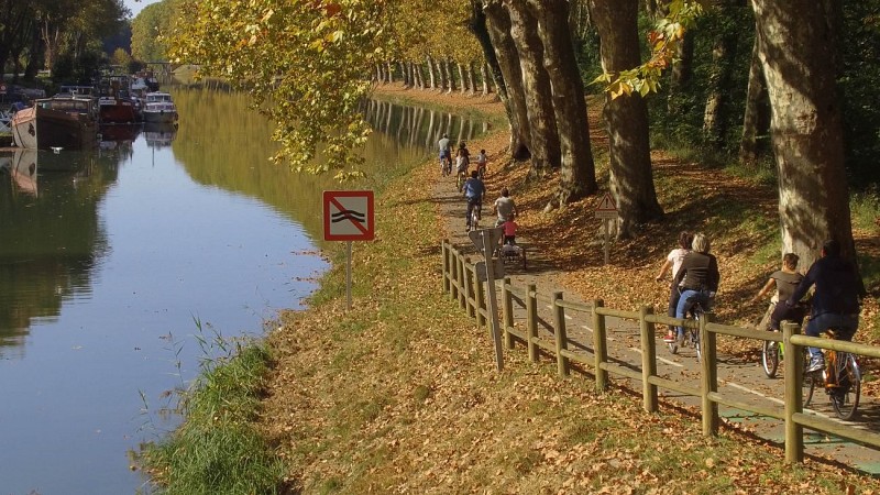 Les Cycles du Canal-Piste cyclable