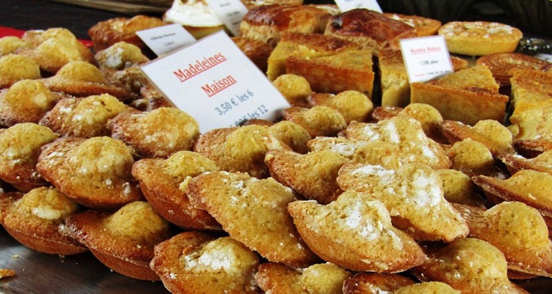 Chez Marie - Etalage de patisseries