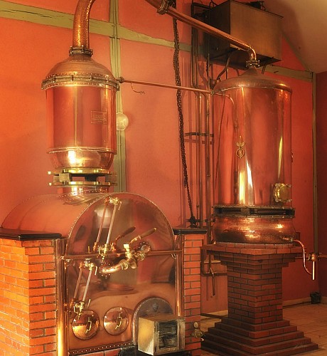 Labastide d'Armagnac - Producteur - Domaine de Boingneres - alambic (2)