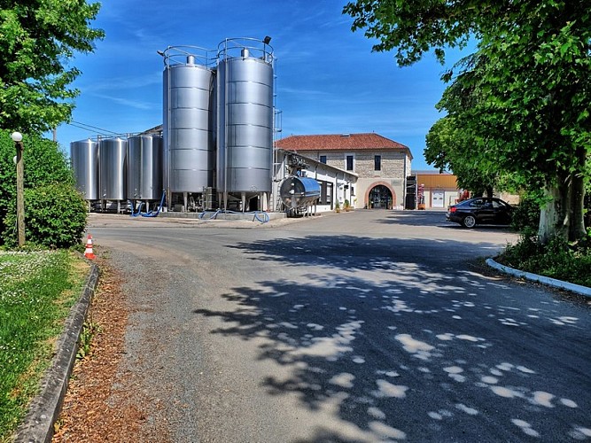 OTLT_DEG_Fromagerie BAECHLER_Le Temple sur Lot_extérieur
