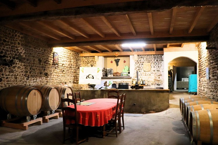 Domaine Montesquiou Chai2