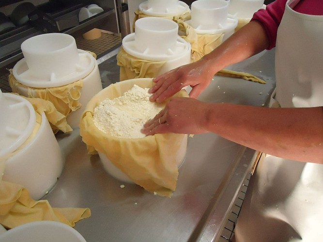 Producteur de fromage Ferme Etxepareborda - fabrication fromage