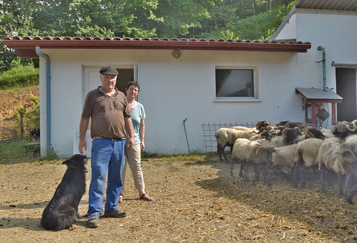 Fromages Ferme Salaberria - couple famille Monaco - Saint Etienne de Baïgorry