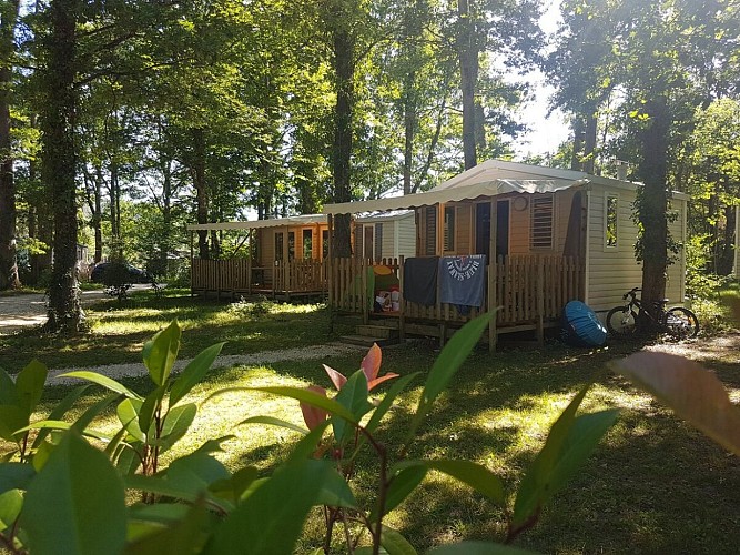 mobilhome-camping-bois-du-coderc 2 2