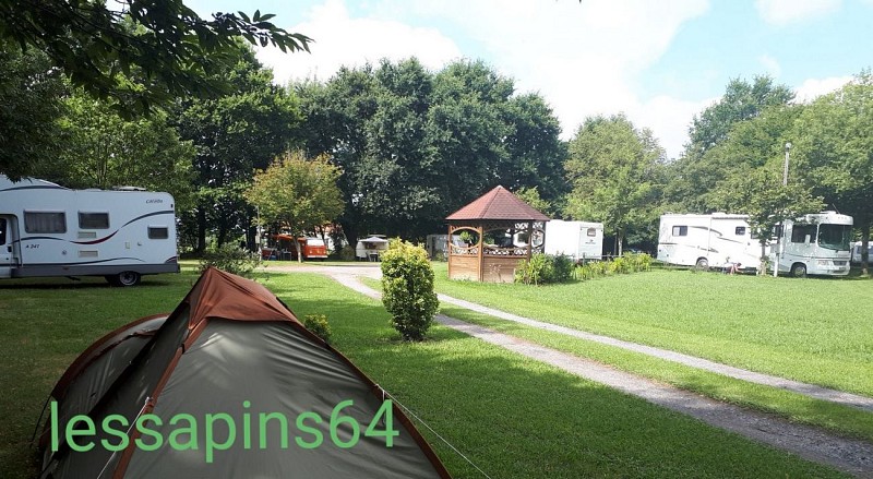 Camping les Sapins - Ousse - Camping-car