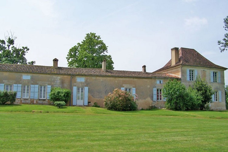 Chaulnes-Bergeronnettes-façade-jardin