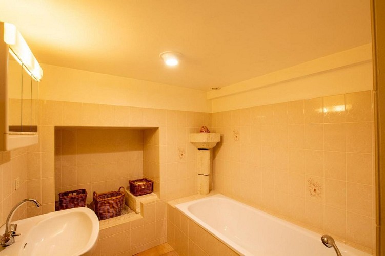 Gite Saint Aulaire de l'Angle salle de bain