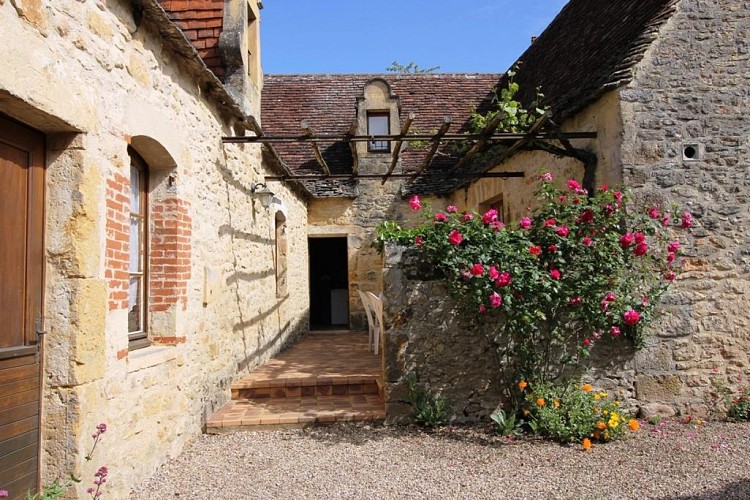 Gite façade Le Cantou