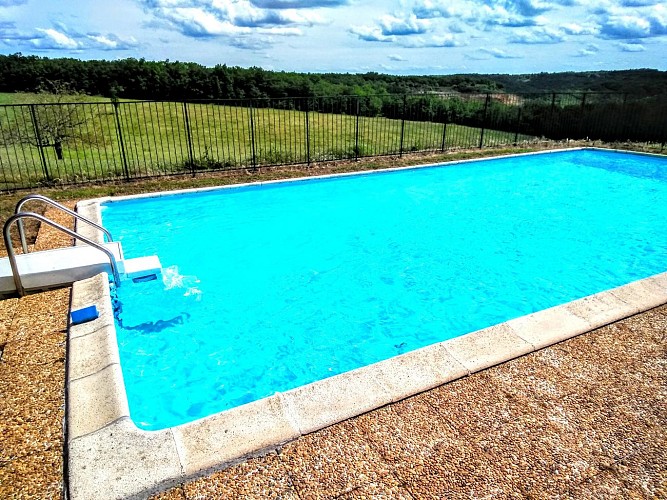 Pleine Fage piscine privée proche de Sarlat