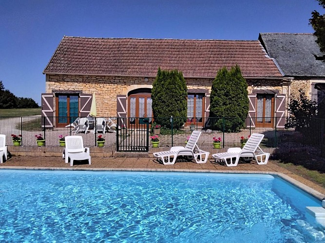 Pleine Fage piscine privée proche de Sarlat