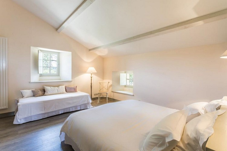 crop_9999_666_Villa-de-Marineu-Aquitaine-Olivers-Travels-7