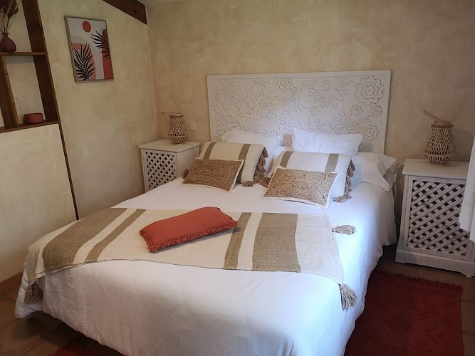 gite-les-tourriers-lits-doubles-saint-laurent-des-hommes-tourisme-vallée-isle