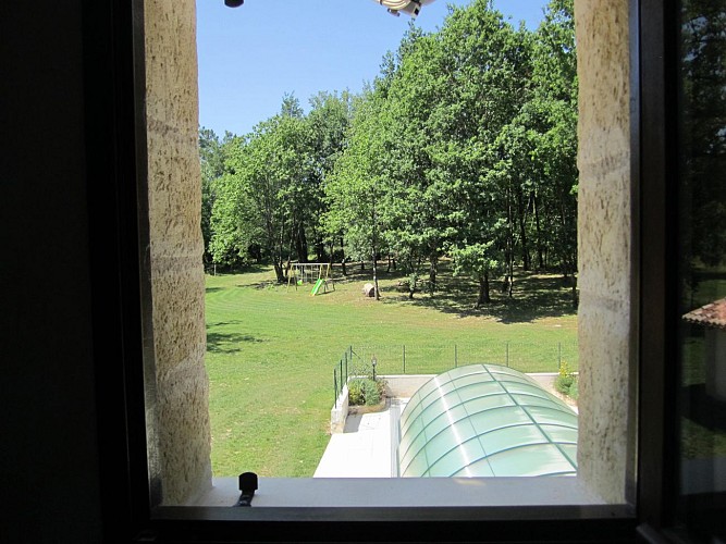 gite-les-tourriers-extérieur-saint-laurent-des-hommes-tourisme-vallée-isle