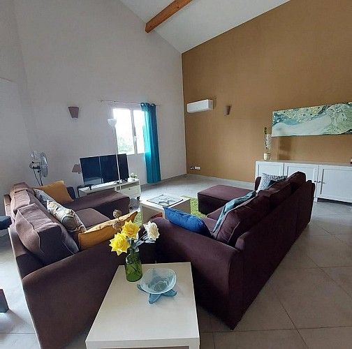 Maison de Verdure climatisée et piscine chauffée