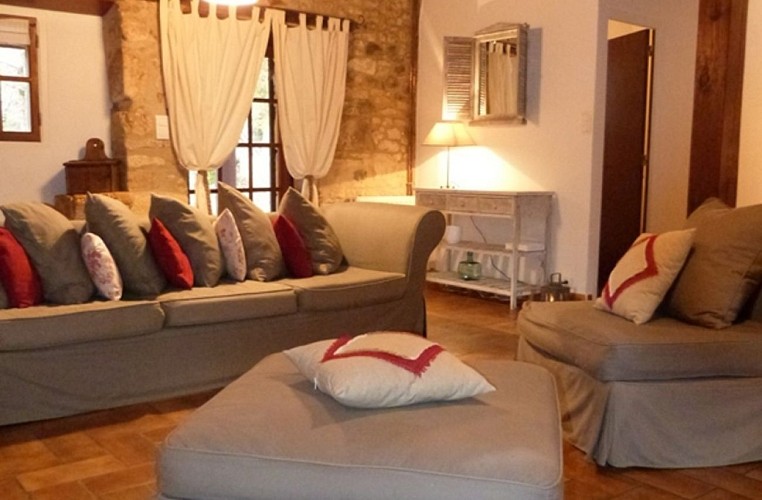 4-GITE-SAUDUC-SALON-.bis-JPG-2