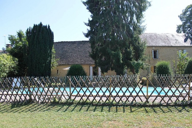 Le Pigeonnier piscine privée proche de Sarlat