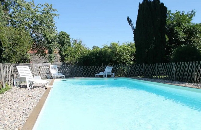 Le Pigeonnier piscine privée proche de Sarlat
